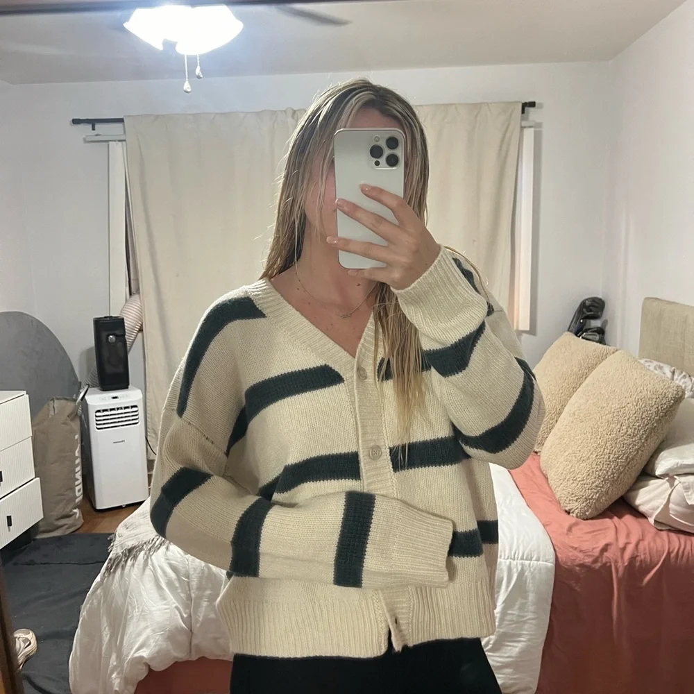 SPLENDID cardigan - Picture 9 of 15